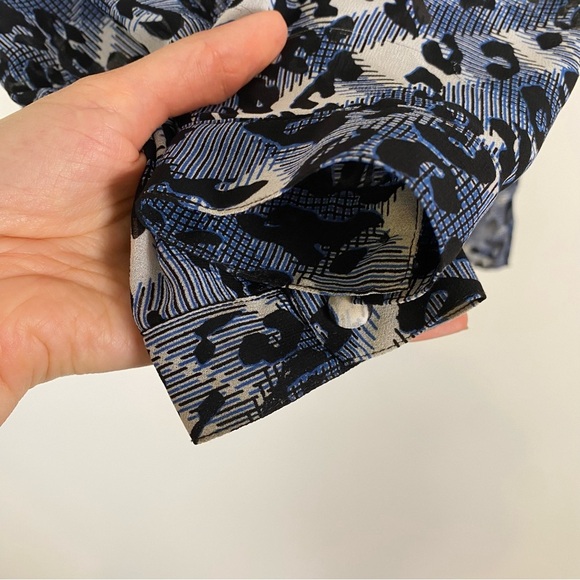 CABI Fatale Black Blue Sheer Animal Print Long Sleeve Shirt Style 977 Size Small - Picture 7 of 9